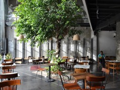 Xu hướng bàn ghế sắt – Làm mới không gian quán cafe của bạn