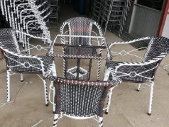 Vì sao nên mua bàn ghế cà phê thanh lý cho không gian của bạn? Vì sao nên mua bàn ghế cà phê thanh lý cho không gian của bạn?