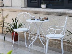 Tổng hợp những mẫu ghế nhựa trắng đẹp nhất cho quán café