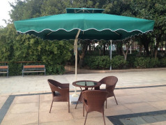 Dù cafe cho không gian bể bơi gia đình nên chọn như thế nào? Dù cafe cho không gian bể bơi gia đình nên chọn như thế nào?