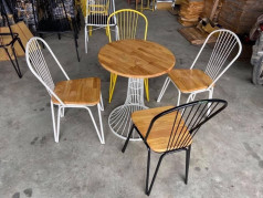 3 nguyên tắc cơ bản để chọn bàn cafe gỗ chân sắt quán cà phê 3 nguyên tắc cơ bản để chọn bàn cafe gỗ chân sắt quán cà phê