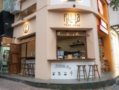Thiết kế quán cà phê nhỏ đơn giản thân thiện với môi trường