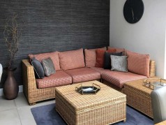 Ghế sofa quán cafe thanh lý có lợi ích gì so với mua ghế sofa mới?