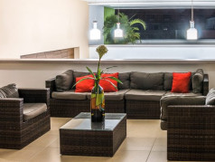 Bày trí bàn ghế giả mây ở quán cà phê như thế nào cho đẹp mắt? Bày trí bàn ghế giả mây ở quán cà phê như thế nào cho đẹp mắt?