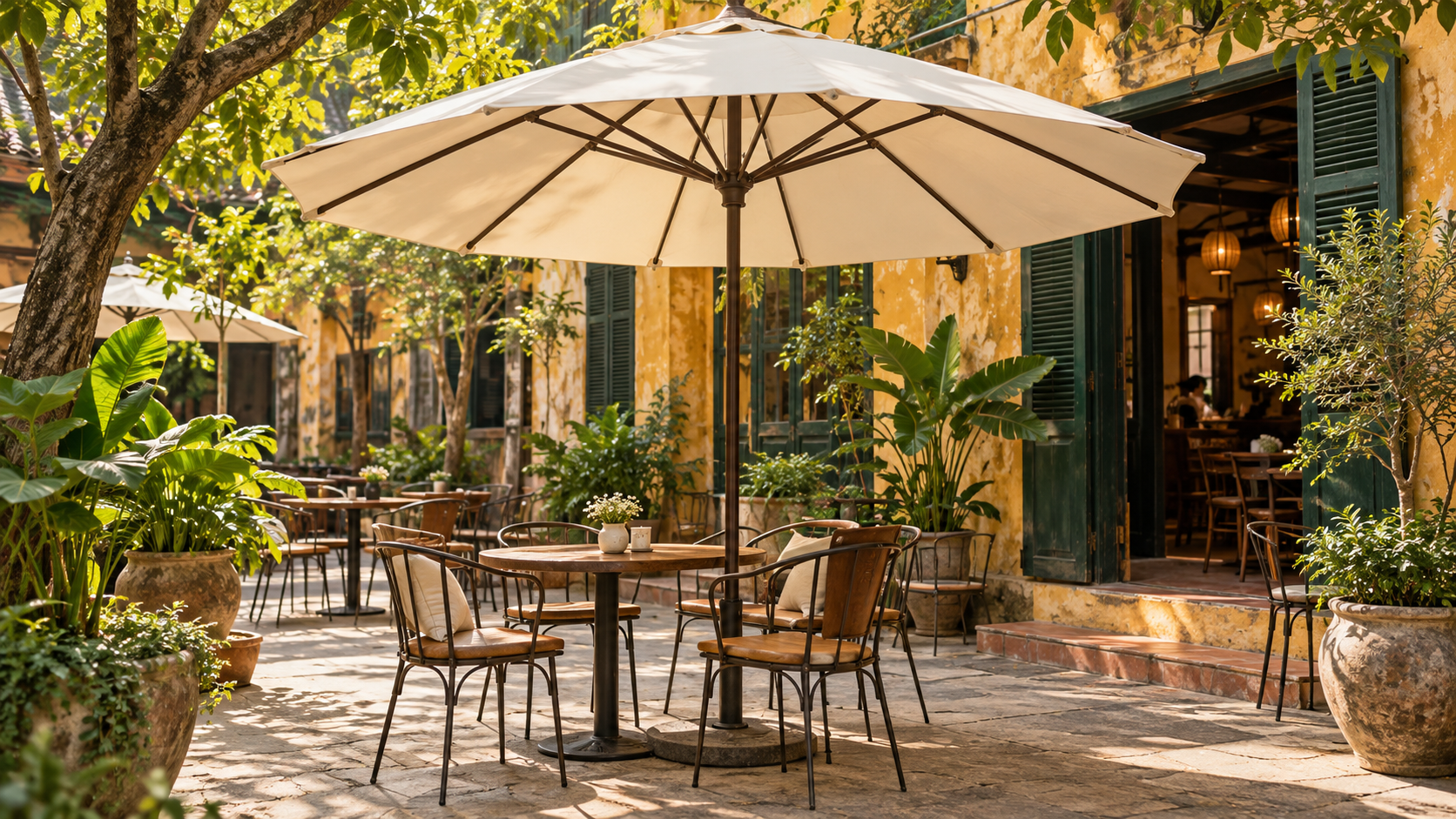 Ô dù cafe màu kem phong cách cổ điển cho sân quán